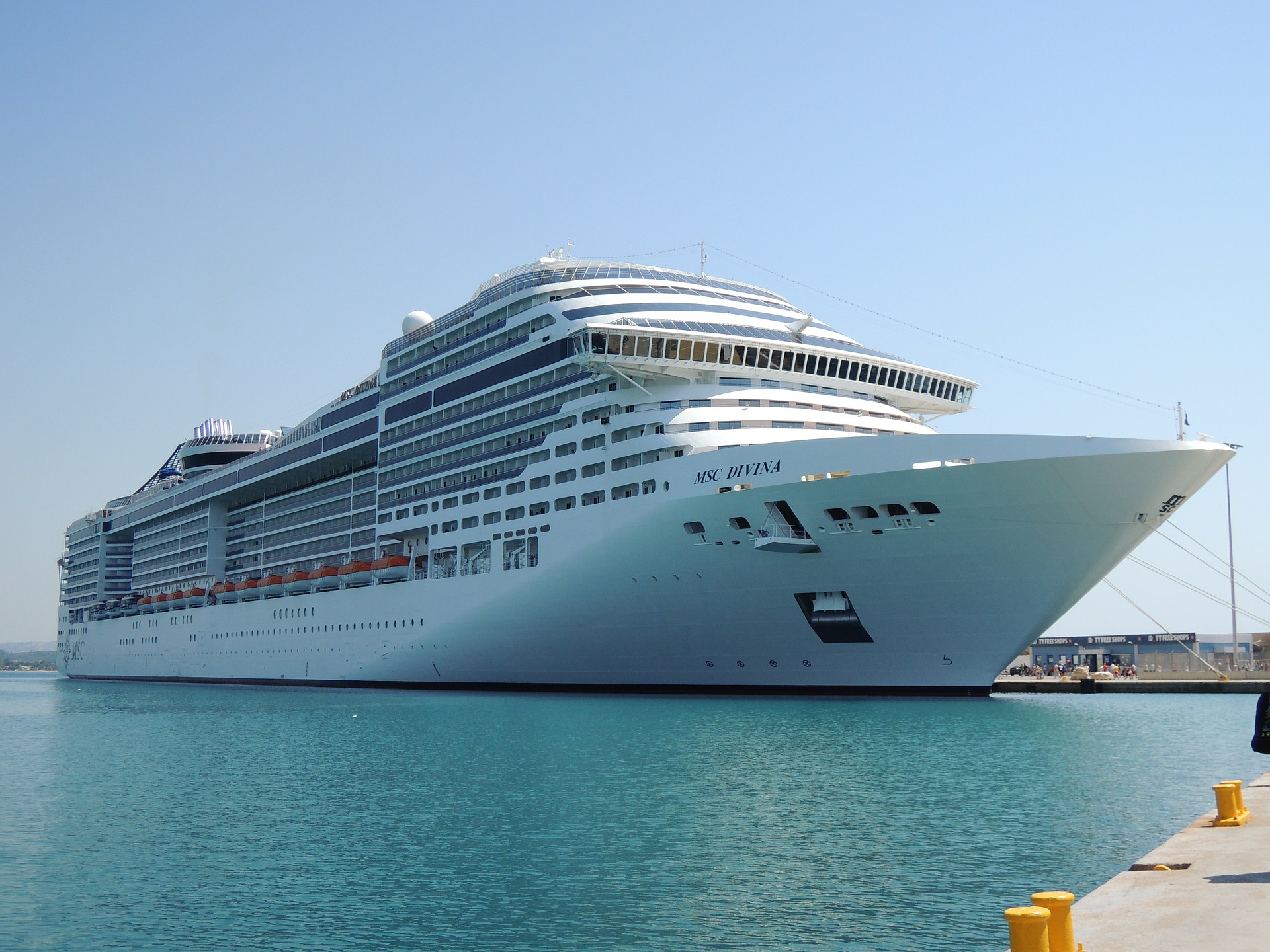 MSC Divina im Hafen